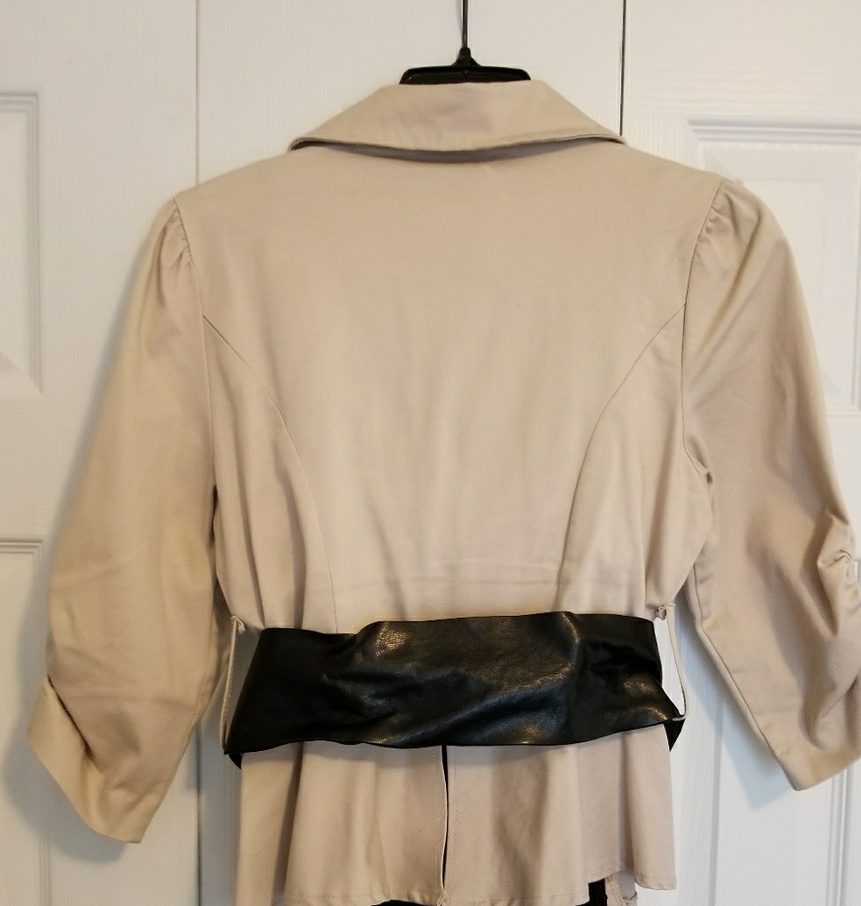 SOLD 💢 Bowtie Stretch Blazer & Cami - Picture 2 of 8
